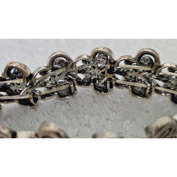Silver-Tone Stretch Bracelet Fits average Wrist Art Deco Style Intricate Swirl - Picture 3 of 4